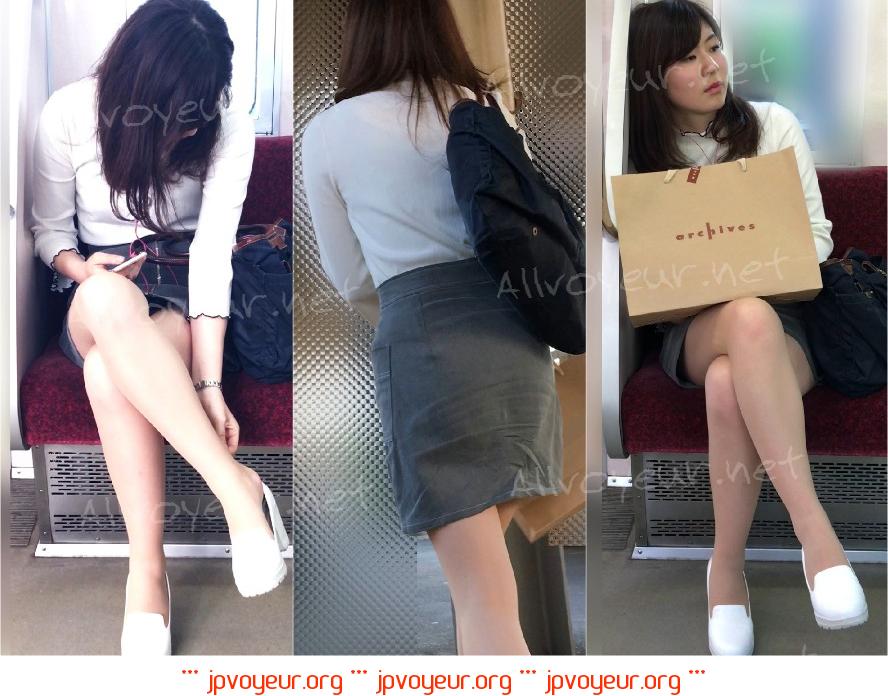 超絶美人ギャルのスケスケパンツの尻の割れ目を接写