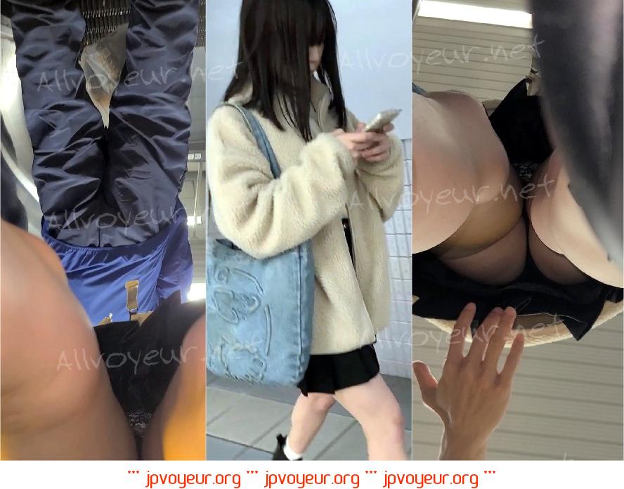 ◎ローアングル＃29  ガチャガチャに夢中な JKのパンツ