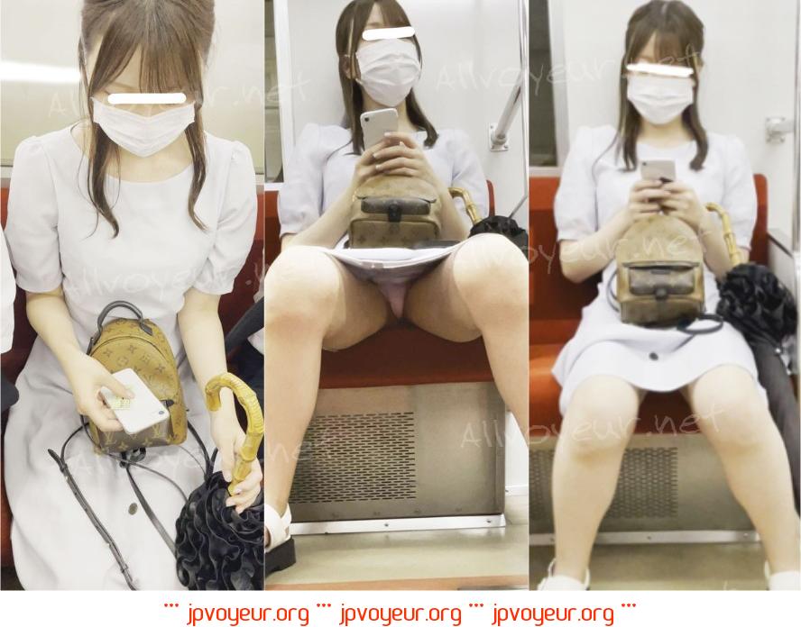 超至近距離どり 、かわいい就活生の着慣れていないリクスーで大股開きで見えちゃってます[顔出し][4K撮影][ドアップあり]電車から