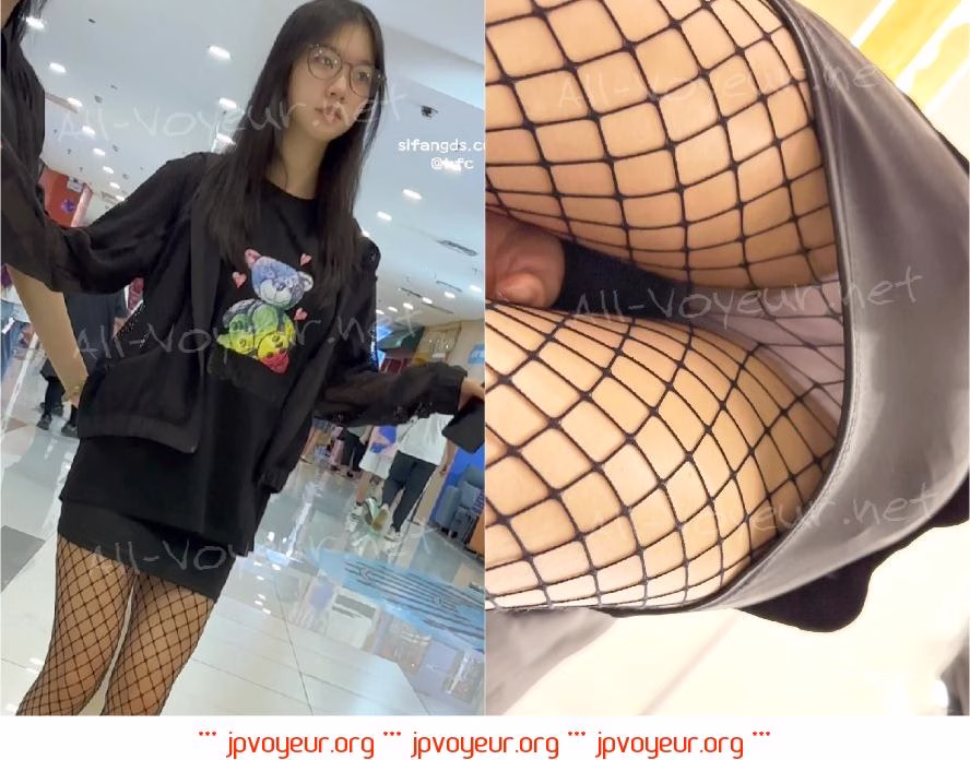 【KFC】双子の女子高生が買い物中、同じシースルースカートと薄緑の下着を着て、超鮮明