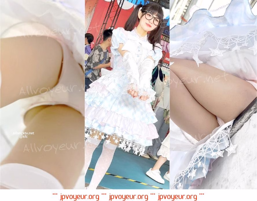 【KFC】⭐极品COSER逛街。黑袜白色内尿湿了，故意露出黑森林[某房原版]