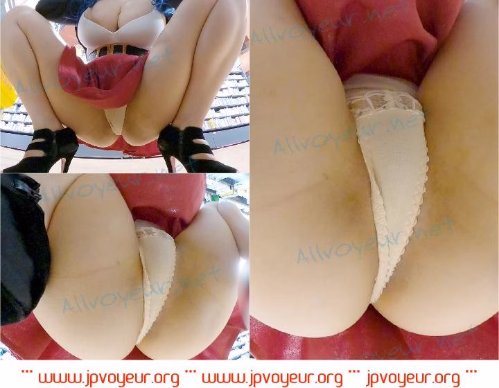 【乳首モロ見え】【前編】ぶるるんHカップ爆乳ノーブラ美女♪あまりのデカ乳に勃起乳首がハミ出ちゃいました(笑)