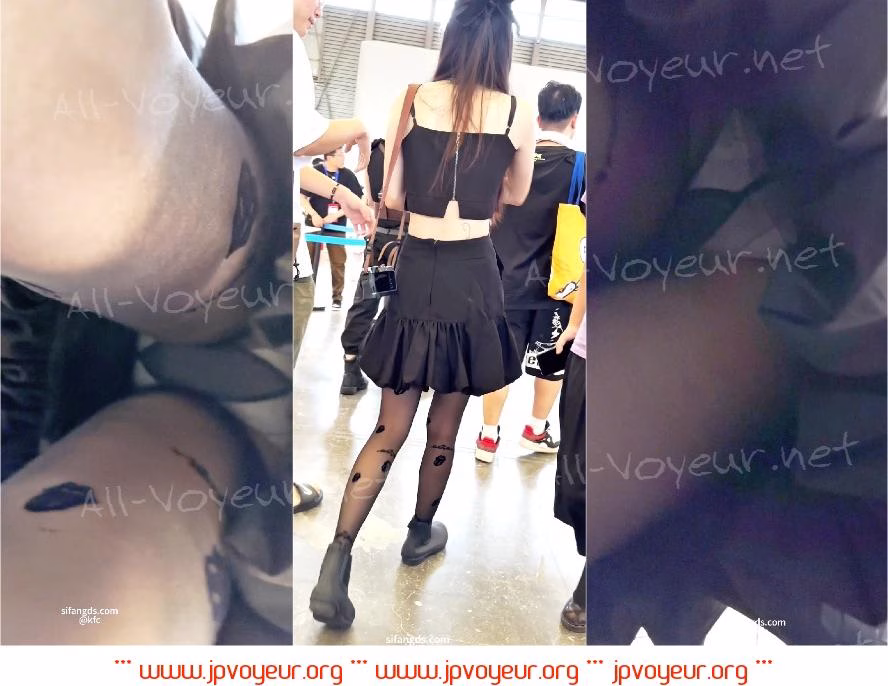 【KFC】ミニスカートの制服女子大生と親友がショッピング中に写真を撮っています。グレーの下着のローアングルCD