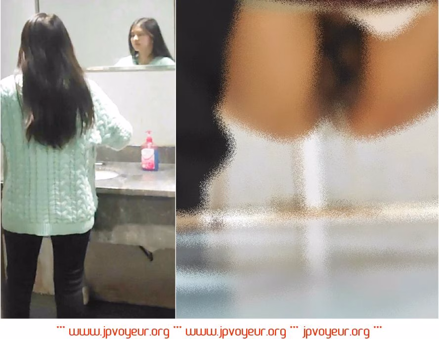 最高の妹がトイレでおしっこをしているパノラマ写真。彼氏が彼女をトイレに連れてきて、おまんこを見せつける [個室透かしなしのオリジナル版]