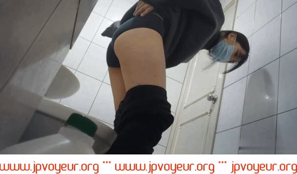 【オリジナルトイレ撮影流出】最近人気のちっぱい勃起トイレ撮影女神の出番が多々ある【某部屋オリジナル版】